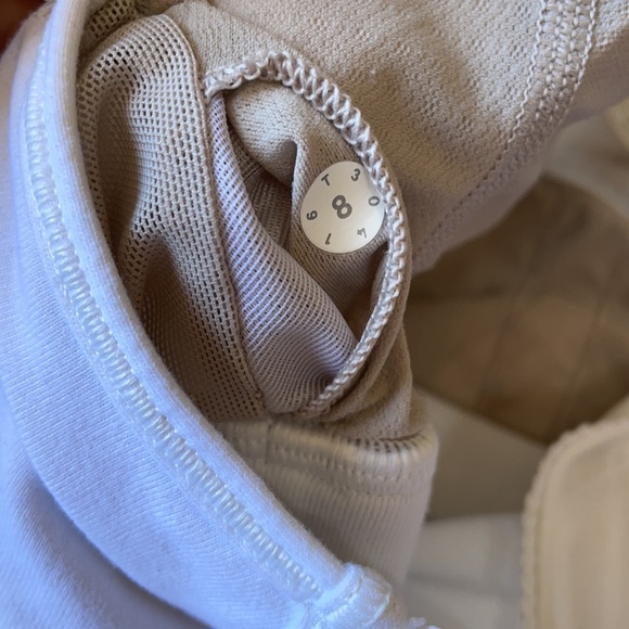 Lululemon White Tank Top with Bra Support Size 8 - Picture 6 of 8